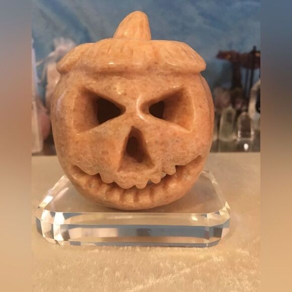 Sunstone Hollow Jack-O-Lantern Pumpkin CrystalCarving With Light 424g 3.2”x3” - Picture 4 of 10